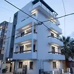 Nestia Urban 3* Volos