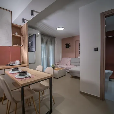 Apartahotel Nestia Urban 4*