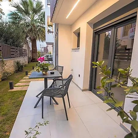 Nestia Urban Aparthotel