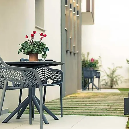 Nestia Urban Aparthotel Volos